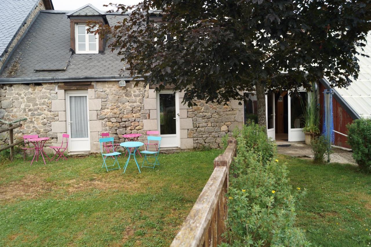 Gite De 15 Places En Chambre De 2, 4, 5 Personnes Saint-Exupéry-les-Roches Dış mekan fotoğraf